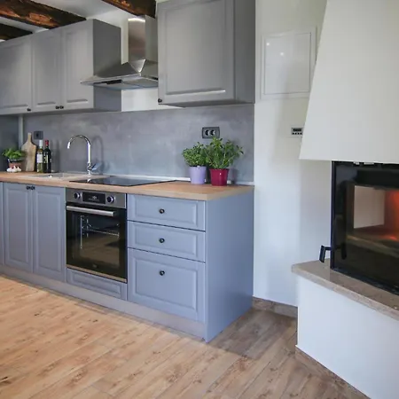 2 Bedroom Nice Home In Veprinac בית נופש