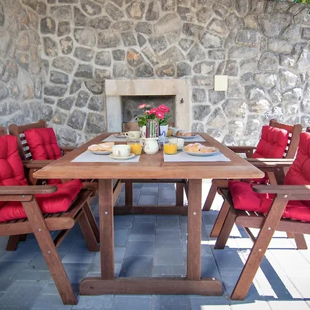 בית נופש 2 Bedroom Nice Home In Veprinac *