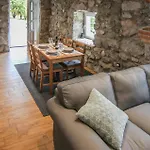 2 Bedroom Nice Home In Veprinac בית נופש *