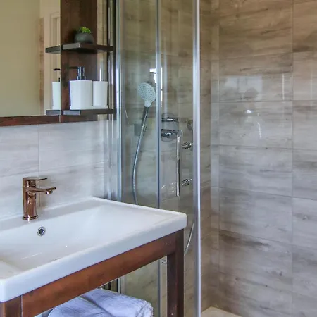 Casa vacanze 2 Bedroom Nice Home In Veprinac