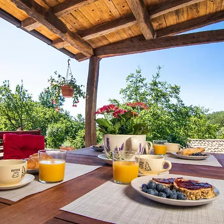 2 Bedroom Nice Home In Veprinac Casa vacanze *