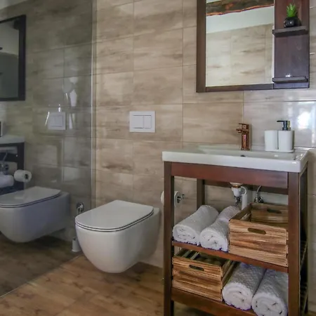 2 Bedroom Nice Home In Veprinac Casa vacanze *
