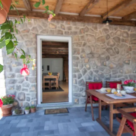 2 Bedroom Nice Home In Veprinac Casa vacanze Veprinac