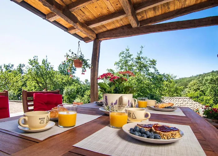 2 Bedroom Nice Home In Veprinac Σπίτι διακοπών *