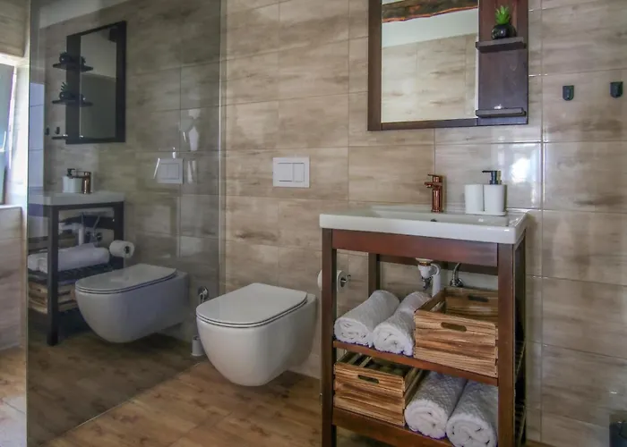 2 Bedroom Nice Home In Veprinac Σπίτι διακοπών *