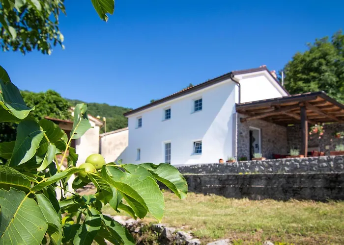 2 Bedroom Nice Home In Veprinac