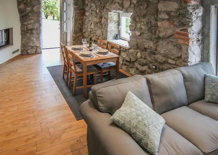 2 Bedroom Nice Home In Veprinac * Veprinac